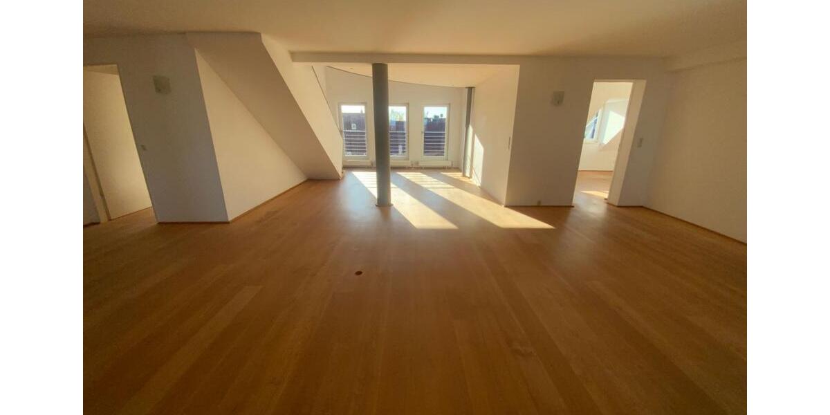 Dachgeschoßwohnung Zörbig - 5 Zimmer, 206 m&sup2;, 1.130&euro; | Angebot:20092302