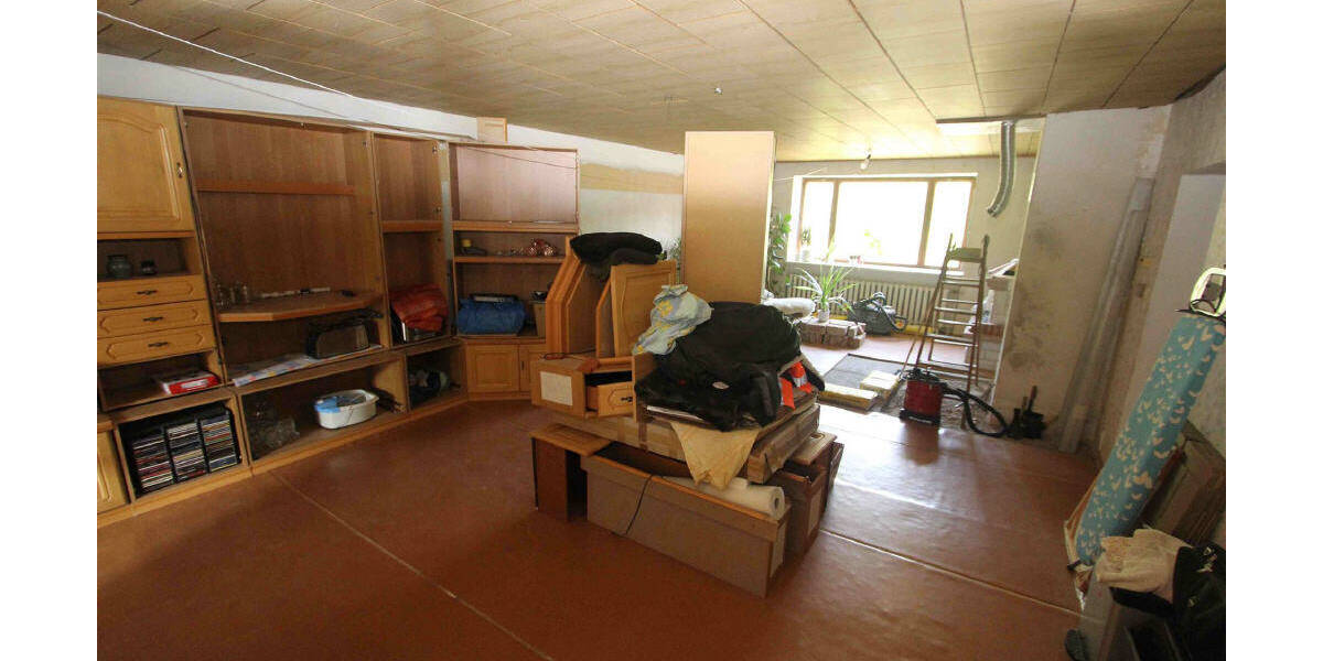 Einfamilienhaus Querfurt-Weißenschirmbach Weißenschirmbach - 4 Zimmer, 135 m&sup2;, 89.000&euro; | Angebot:25772199