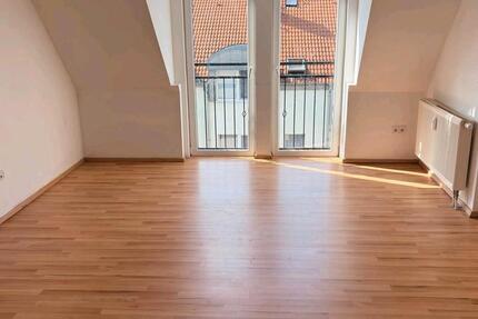 Wohnung Halle (Saale) Damaschkestraße - 3 Zimmer, 90 m&sup2;, 750&euro; | Angebot:27627497