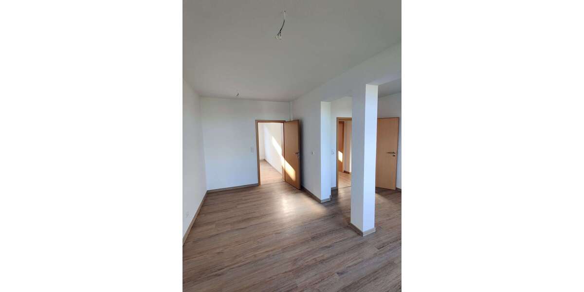 Etagenwohnung Köthen - 4 Zimmer, 105 m&sup2;, 670&euro; | Angebot:23701895