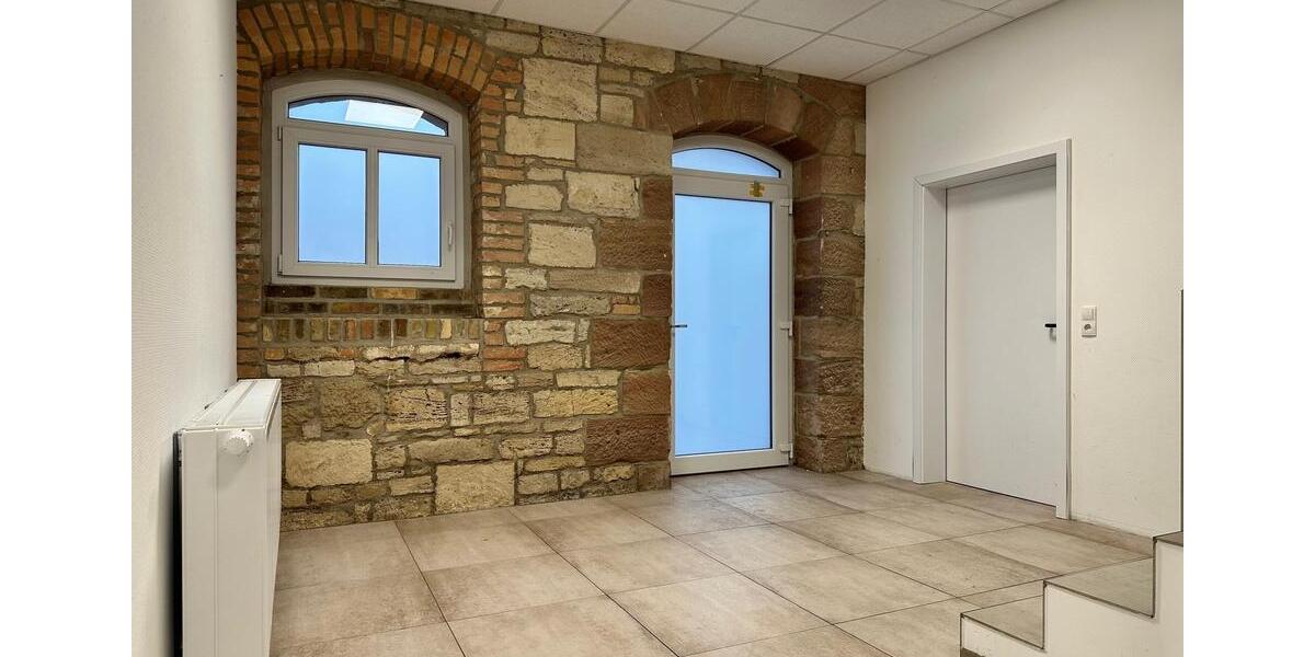 Maisonettenwohnung Querfurt - 6 Zimmer, 211 m&sup2;, 1.200&euro; | Angebot:23794281