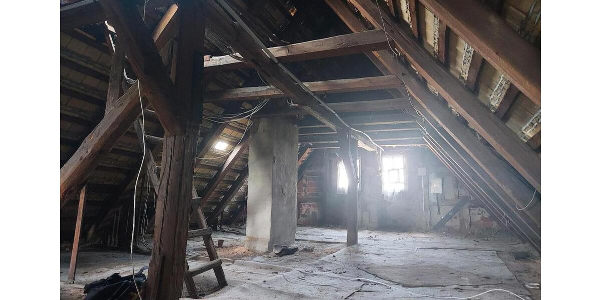 Einfamilienhaus Delitzsch - 10 Zimmer, 200 m&sup2;, 160.000&euro; | Angebot:26030437