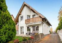 Ihr persönliches Paradies: EFH mit Nebenhaus, Pool, Doppelgarage & Gartenhaus auf großem Grundstück