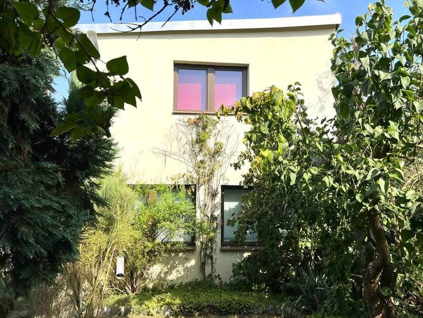 Idyllisches Einfamilenhaus mit Garage, überdachter Terrasse u. Garten in unmittelbarer Goitzschenähe