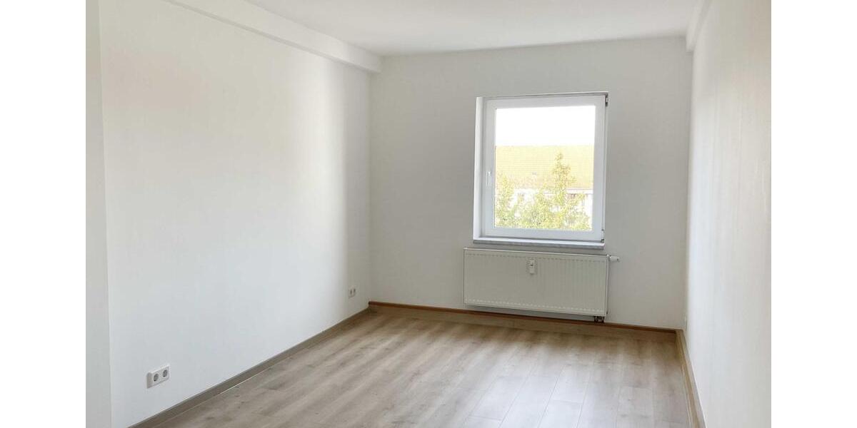 Dachgeschoßwohnung Halle (Saale) Damaschkestraße - 3 Zimmer, 75 m&sup2;, 607&euro; | Angebot:26278060