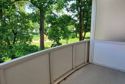 Wohnung Merseburg Geusa - 3 Zimmer, 70 m&sup2;, 460&euro; | Angebot:26851574