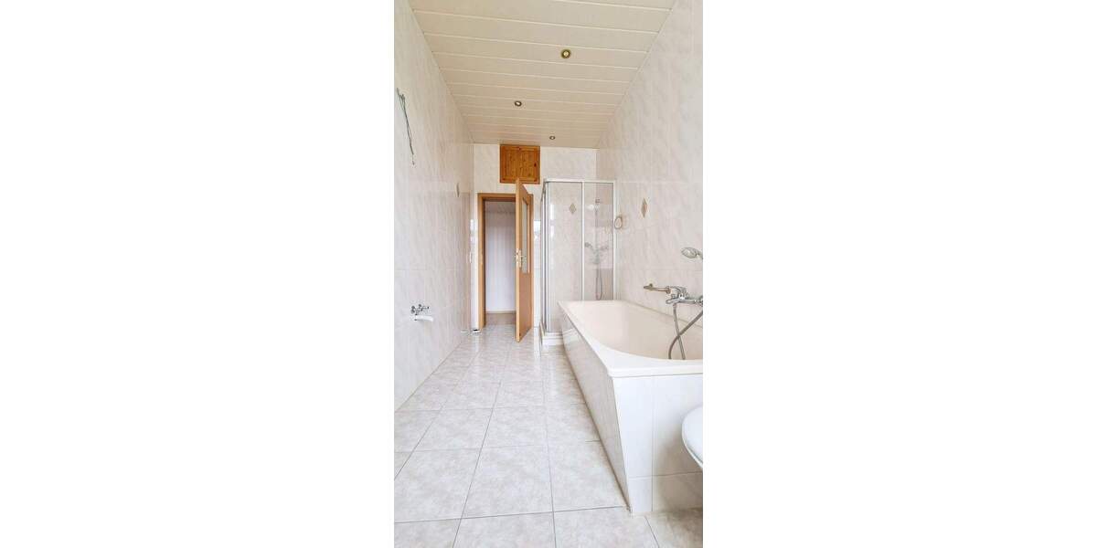 Etagenwohnung Köthen (Anhalt) Köthen - 2 Zimmer, 75 m&sup2;, 425&euro; | Angebot:25728173