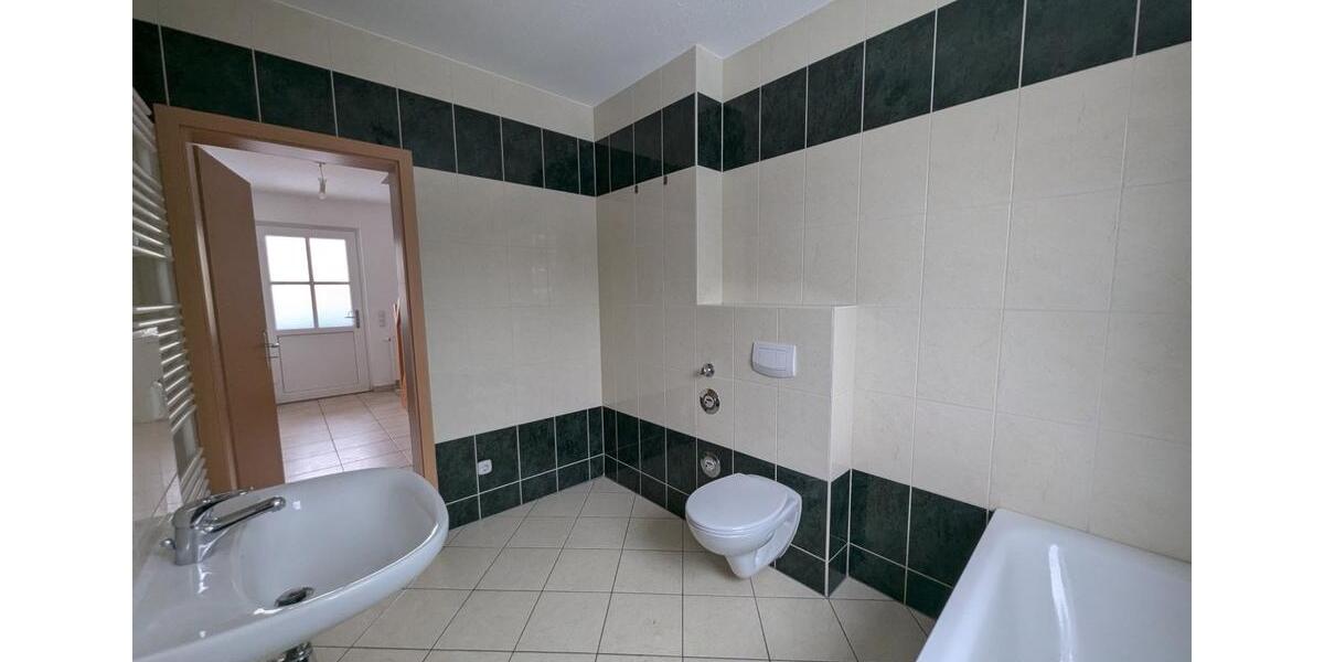 Reihenhaus Delitzsch - 4 Zimmer, 101 m&sup2;, 1.349&euro; | Angebot:25417943