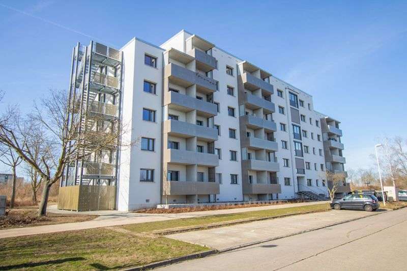 Wohnung zum Mieten in Halle (Saale) 290 € 33.68 m²