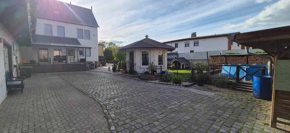 Einfamilienhaus Bad Lauchstädt - 6 Zimmer, 300 m&sup2;, 298.000&euro; | Angebot:25419216