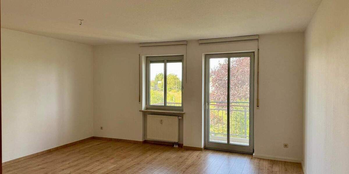Etagenwohnung Schkeuditz Dölzig - 3 Zimmer, 76 m&sup2;, 170.000&euro; | Angebot:24486067