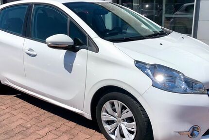 Peugeot 208 124.944 km 5.699 € Halle/Saale 06118