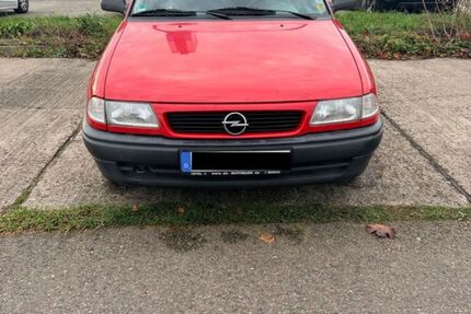 Opel Astra 99.752 km 1.799 € Halle 06126