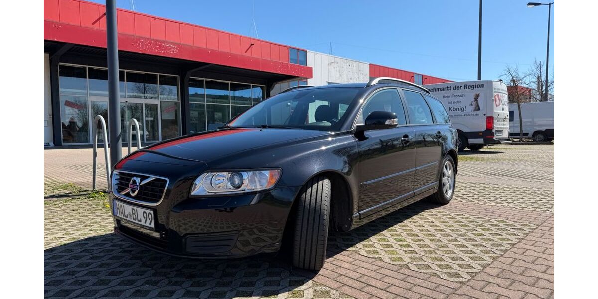 Volvo V50 144.000 km 5.999 &euro; Halle 06112