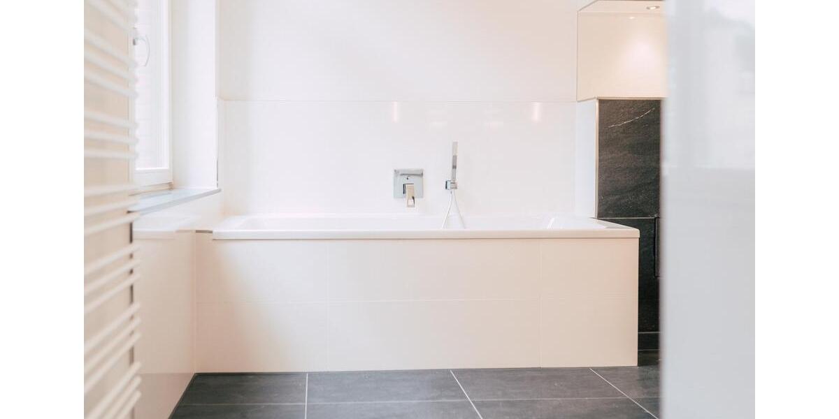 Hochparterre Halle (Saale) Am Wasserturm/Thaerviertel - 4.5 Zimmer, 190 m&sup2;, 2.335&euro; | Angebot:25376252