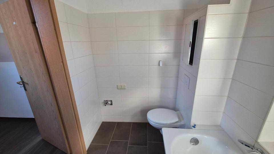 Dachgeschoßwohnung Halle (Saale) Frohe Zukunft - 2 Zimmer, 50 m&sup2;, 400&euro; | Angebot:25104004