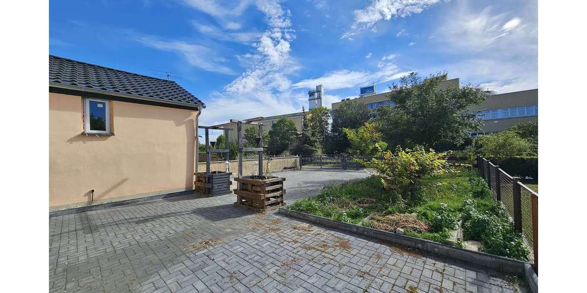 Einfamilienhaus Leuna Ockendorf - 8 Zimmer, 175 m&sup2;, 1.400&euro; | Angebot:27542643