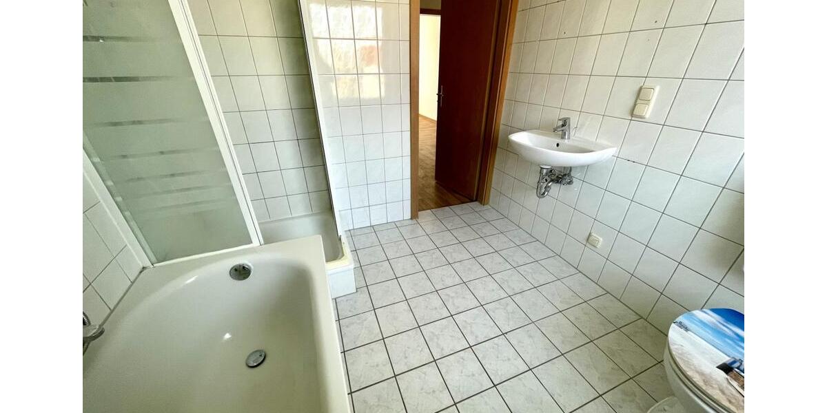 Etagenwohnung Bad Dürrenberg - 3 Zimmer, 66 m&sup2;, 415&euro; | Angebot:24864785