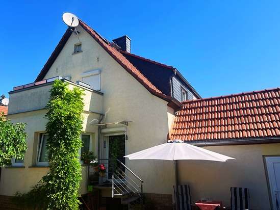 Haus zum Kaufen in Halle 275.000 € 82.33 m²