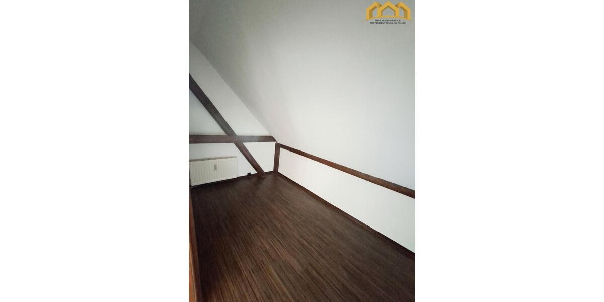 Dachgeschoßwohnung Eisleben (Lutherstadt) - 2 Zimmer, 69 m&sup2;, 483&euro; | Angebot:26177818