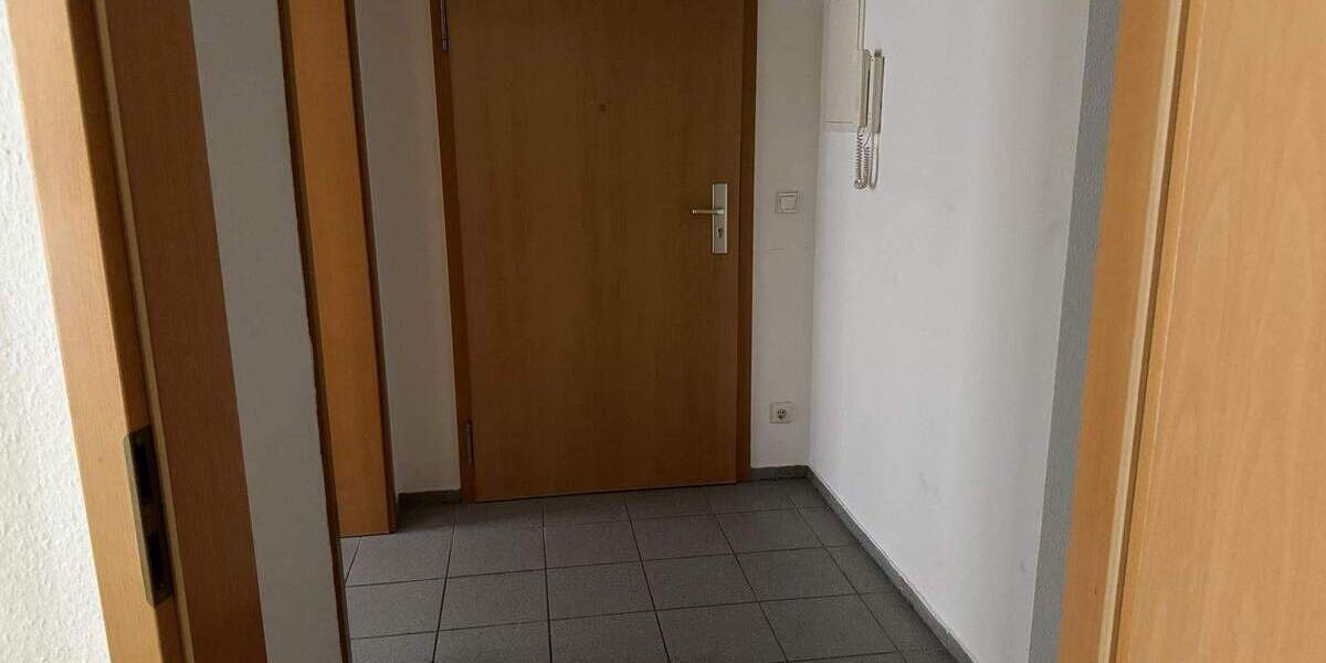 Etagenwohnung Halle Paulusviertel - 2 Zimmer, 70 m&sup2;, 595&euro; | Angebot:25749172