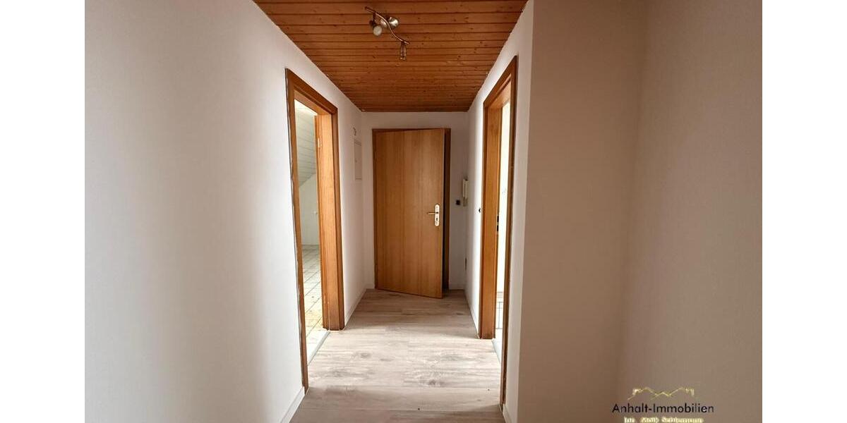 Dachgeschoßwohnung Südliches Anhalt - 3 Zimmer, 56 m&sup2;, 406&euro; | Angebot:24690924