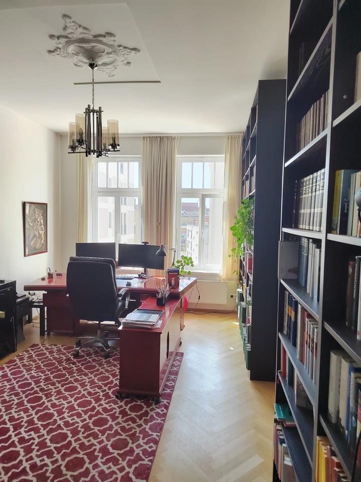 provisionsfreie große AltbauWohnung - zentrumsnah -