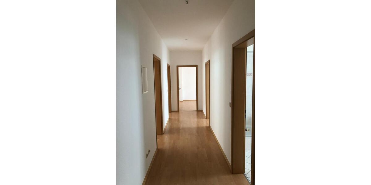 Etagenwohnung Halle (Saale) Damaschkestraße - 3 Zimmer, 82 m&sup2;, 700&euro; | Angebot:25791770