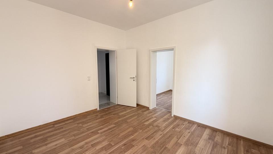 Erdgeschoßwohnung Leuna - 4 Zimmer, 82 m&sup2;, 800&euro; | Angebot:26367179