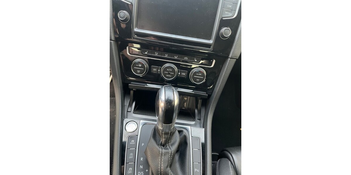 VW Golf R 128.000 km 20.999 &euro; Könnern 06420