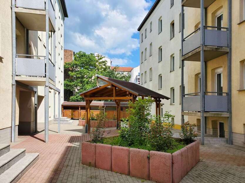 Wohnung zum Mieten in Halle 653 € 70.59 m²