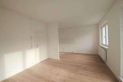 Wohnung Halle Halle-Neustadt - 7 Zimmer, 118 m&sup2;, 900&euro; | Angebot:26188065