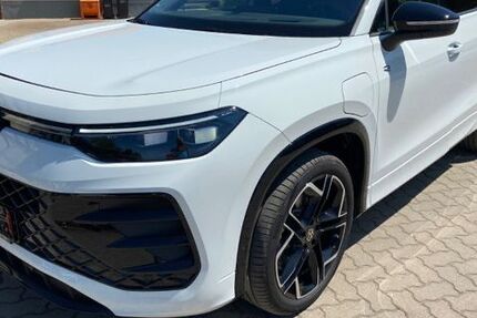 VW Tayron 2.807 km 62.990 &euro; Glauzig 06369