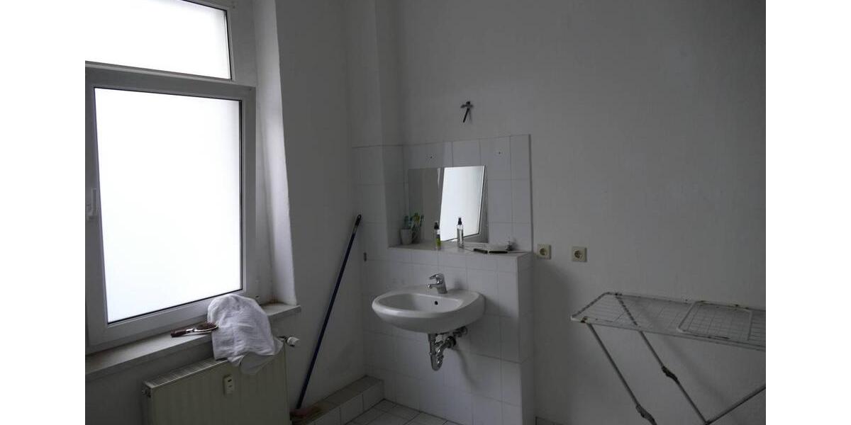 Etagenwohnung Halle (Saale) Damaschkestraße - 2 Zimmer, 71 m&sup2;, 500&euro; | Angebot:26587412