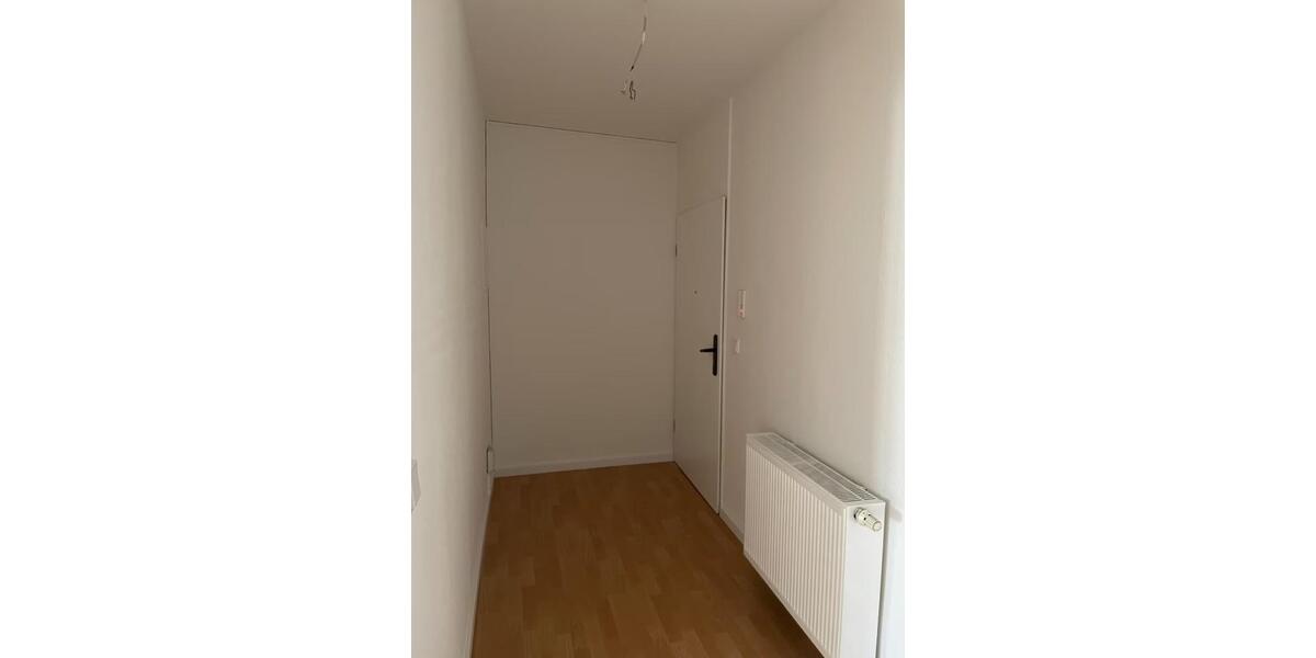 Dachgeschoßwohnung Halle (Saale) Damaschkestraße - 4 Zimmer, 93 m&sup2;, 625&euro; | Angebot:24536627