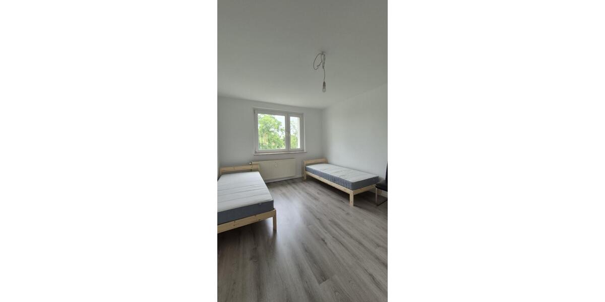 Einbauküche, Balkon - 2 Zimmer-Wohnung 2 zimmer