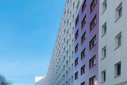 Hoch hinaus: 11. Stock mit Panorama in Halle-Neustadt 3 zimmer