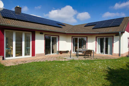 Bungalow mit sonnigem Grundstück und nachhaltiger Energieversorgung in Knapendorf. 6 zimmer