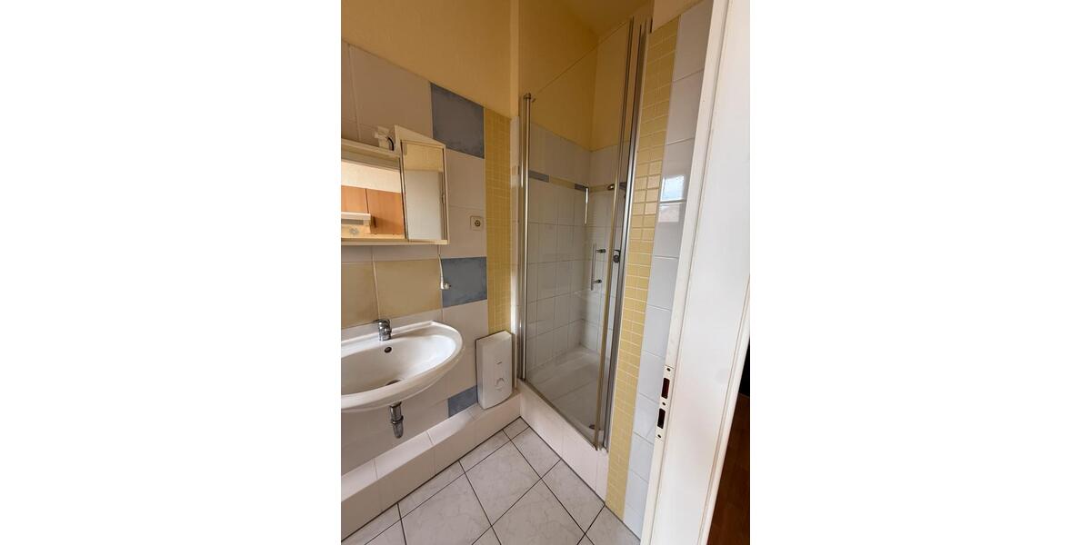 Etagenwohnung Halle (Saale) Damaschkestraße - 3 Zimmer, 72 m&sup2;, 450&euro; | Angebot:26690490