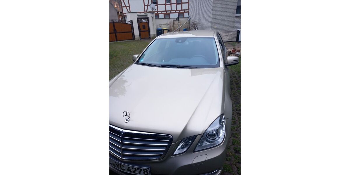 Mercedes-Benz 200 152.000 km 13.500 &euro; Markranstädt 04420