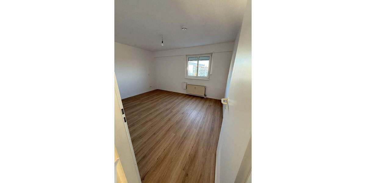 Etagenwohnung Kabelsketal Großkugel - 4 Zimmer, 114 m&sup2;, 825&euro; | Angebot:25998345