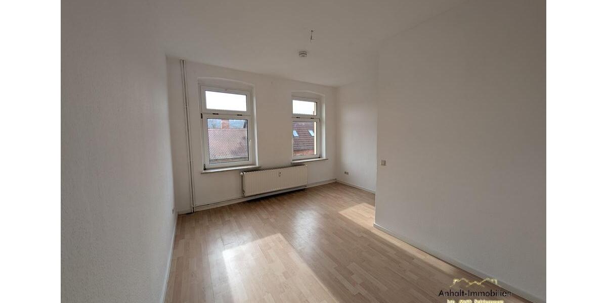 Etagenwohnung Bitterfeld-Wolfen Bitterfeld - 3 Zimmer, 84 m&sup2;, 480&euro; | Angebot:25547013