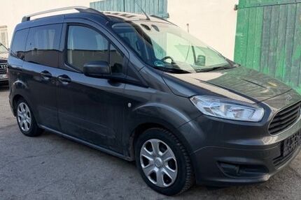 Ford Tourneo Courier 100.000 km 3.999 &euro; Halle 06118