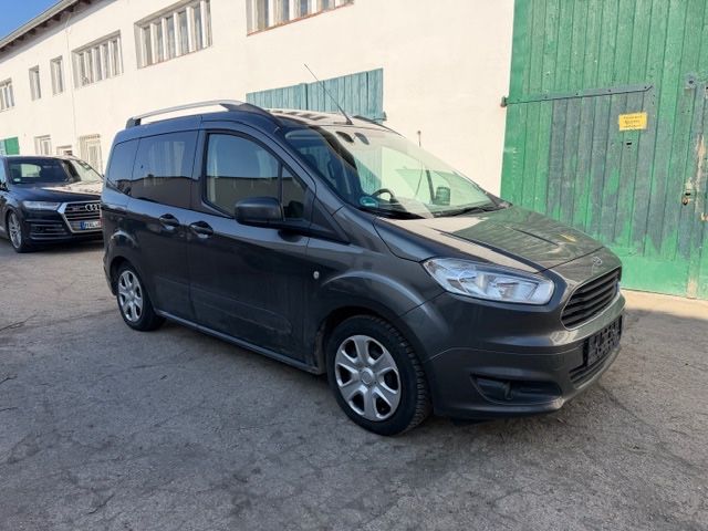 Ford Tourneo Courier 100.000 km 3.999 &euro; Halle 06118