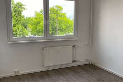 Wohnung Halle (Saale) Halle-Neustadt - 3 Zimmer, 57 m&sup2;, 339&euro; | Angebot:26855752