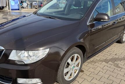 Skoda Superb 324.057 km 5.990 &euro; Glauzig 06369