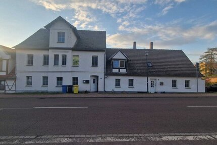 Wettin-Löbejün-Rothenburg, MFH + angrenzendem Reihenendhaus 16 zimmer