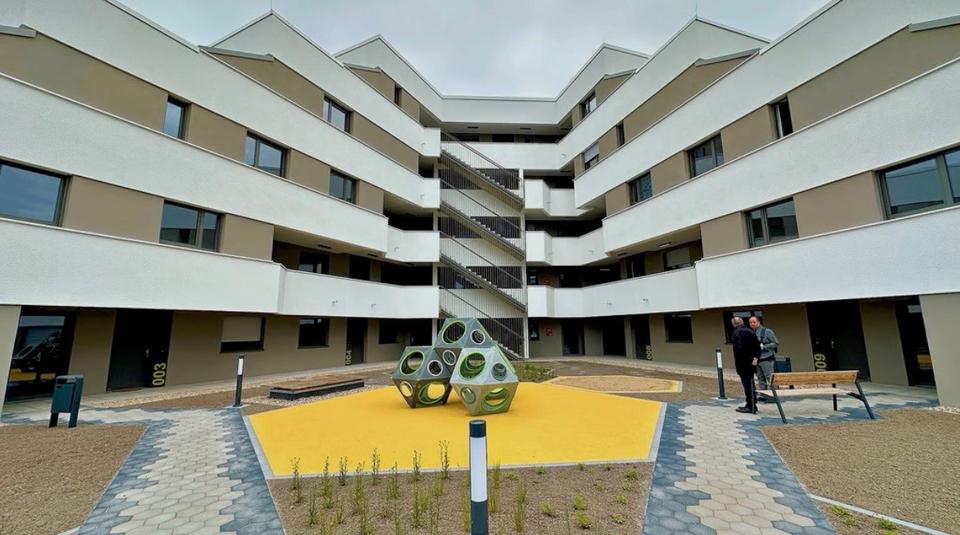 Etagenwohnung Halle (Saale) Halle-Neustadt - 4 Zimmer, 120 m&sup2;, 1.581&euro; | Angebot:27604008