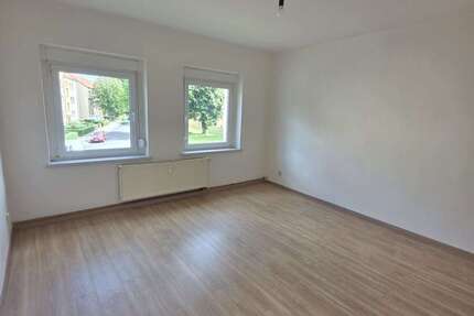 Wohnung Bitterfeld Bitterfeld - 1 Zimmer, 33 m&sup2;, 260&euro; | Angebot:26886611