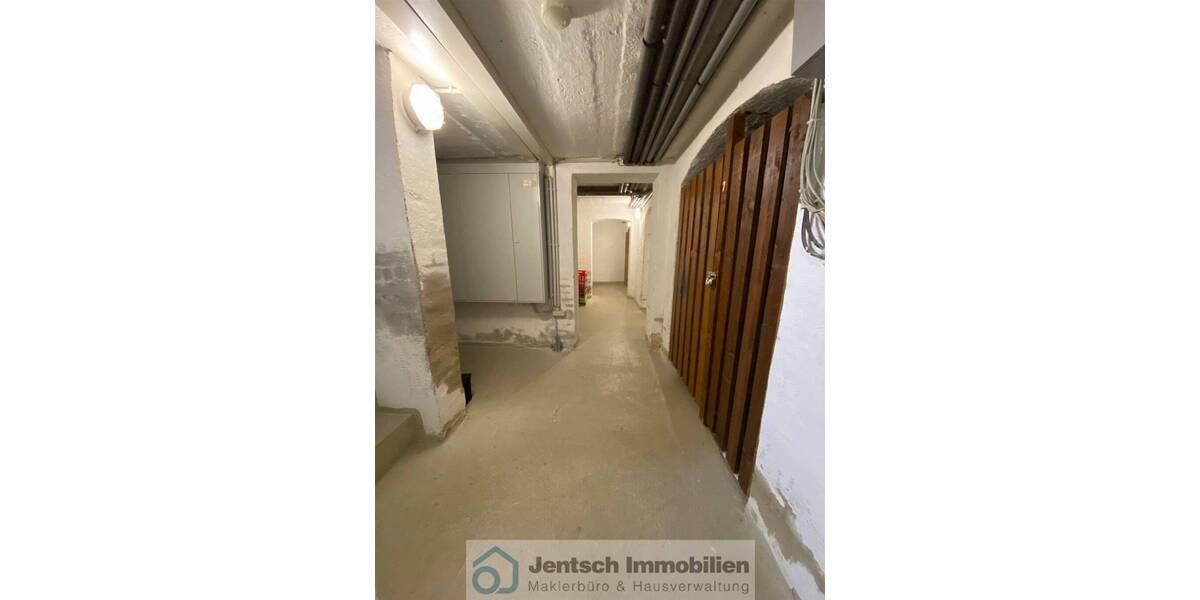 Sehr schöne Dachgeschosswohnung im Zentrum Merseburgs zu verkaufen 2 zimmer